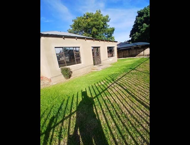 4 BEDROOM HOUSE FOR SALE IN SPRINGS CENTRAL